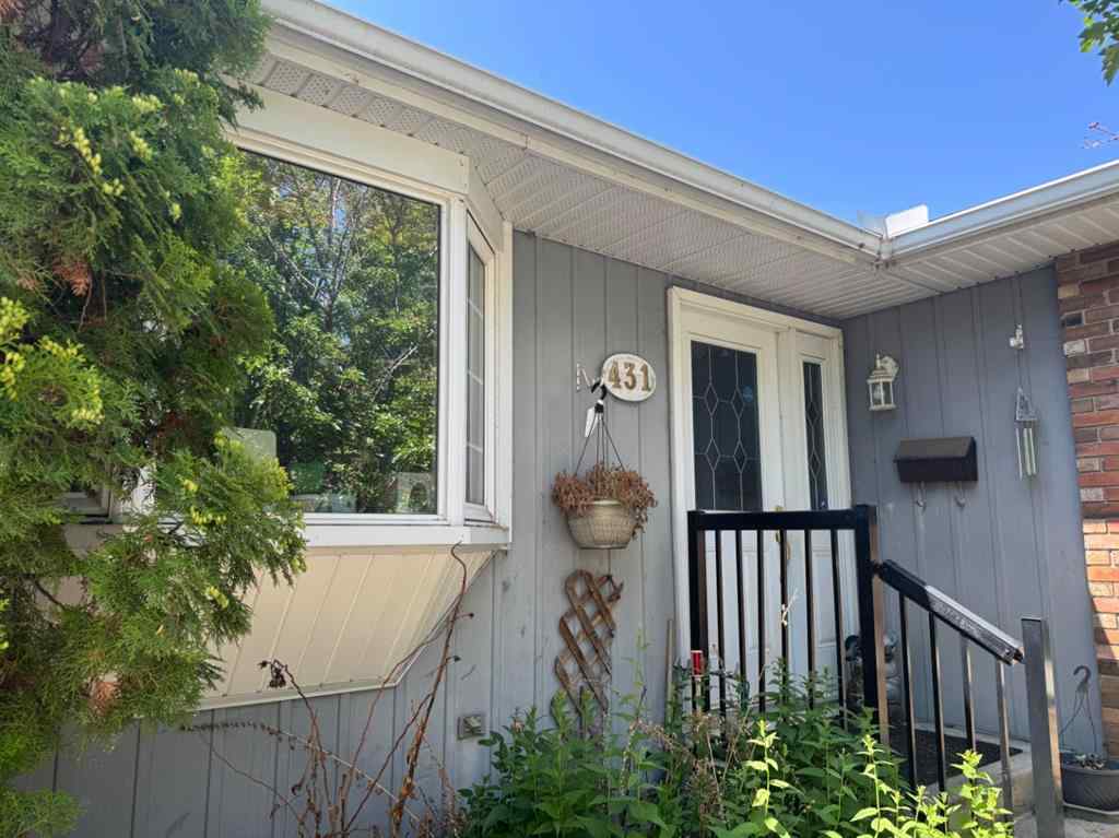 MLS® A2268040 - 431 Queen Charlotte Drive SE in Queensland Calgary, Residential