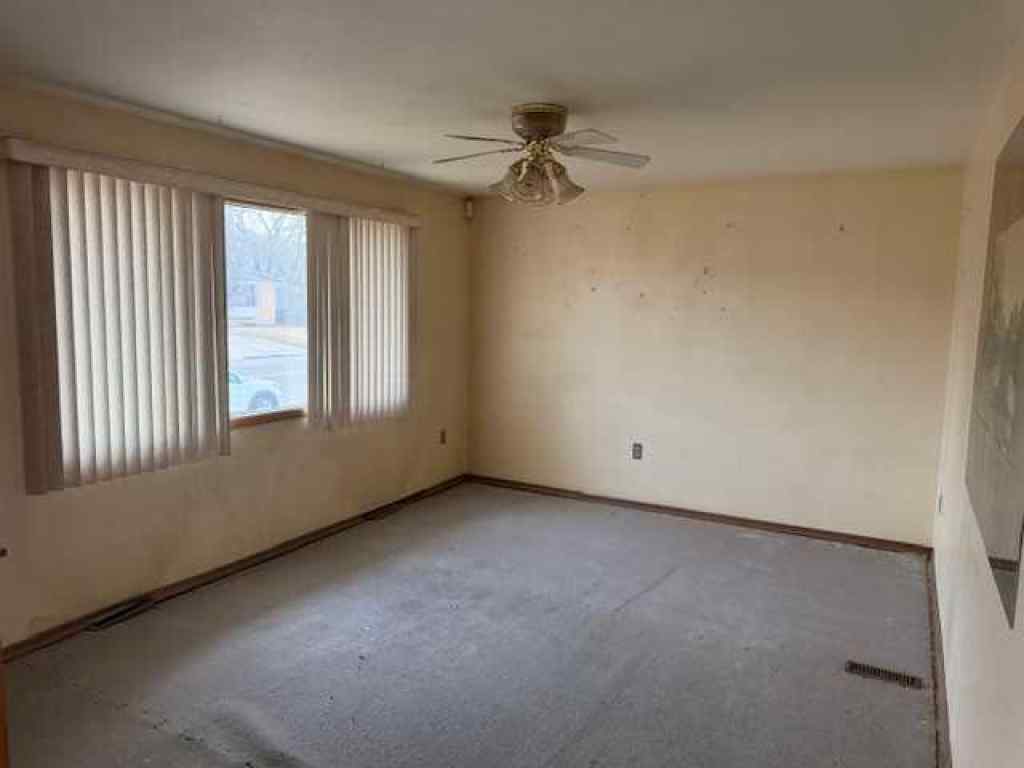 MLS® A2268041 - 677 7 Avenue E in Riverview Park Drumheller, Residential