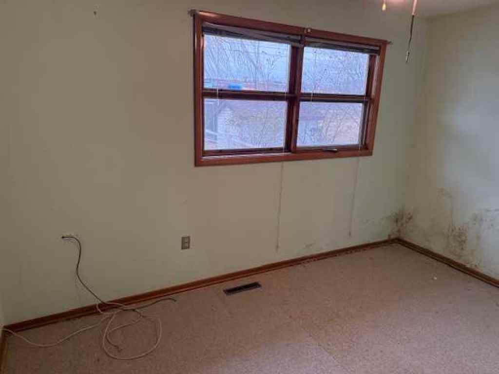 MLS® A2268041 - 677 7 Avenue E in Riverview Park Drumheller, Residential