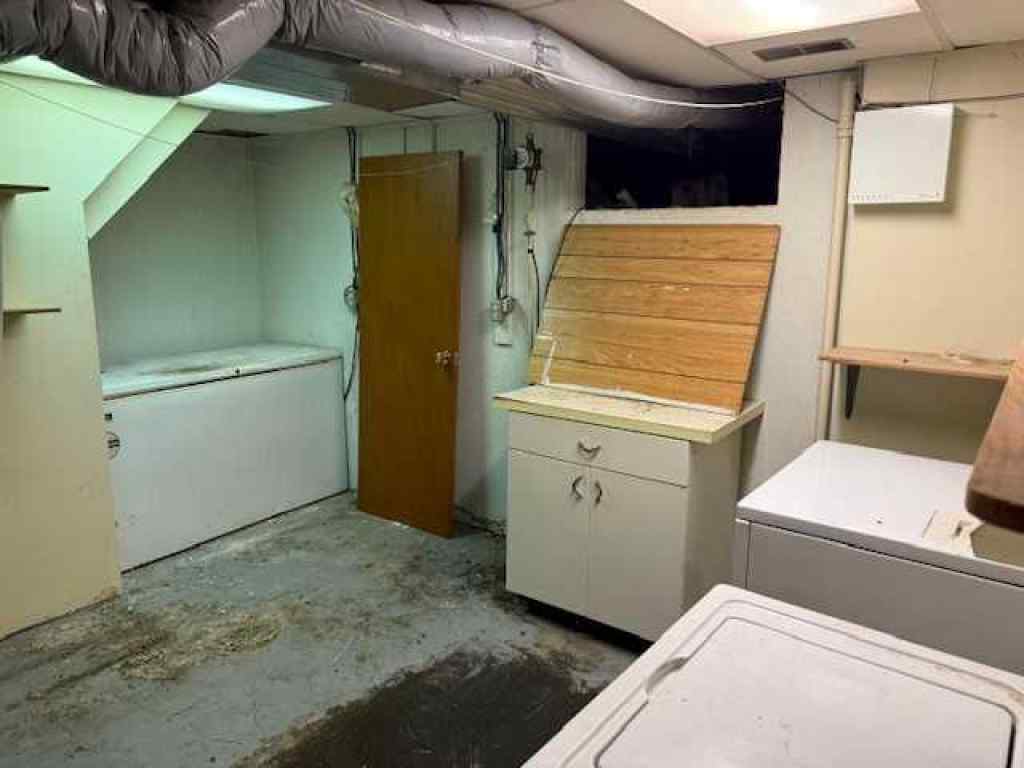 MLS® A2268041 - 677 7 Avenue E in Riverview Park Drumheller, Residential