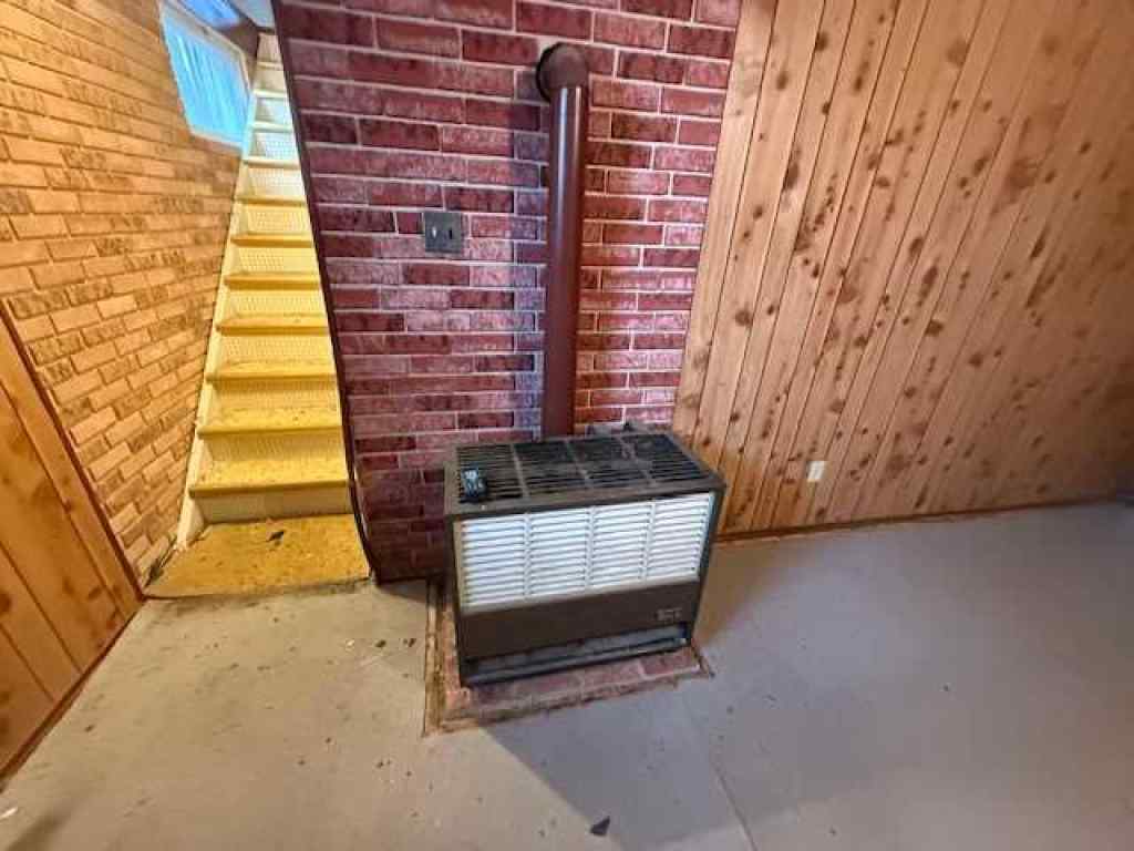 MLS® A2268041 - 677 7 Avenue E in Riverview Park Drumheller, Residential