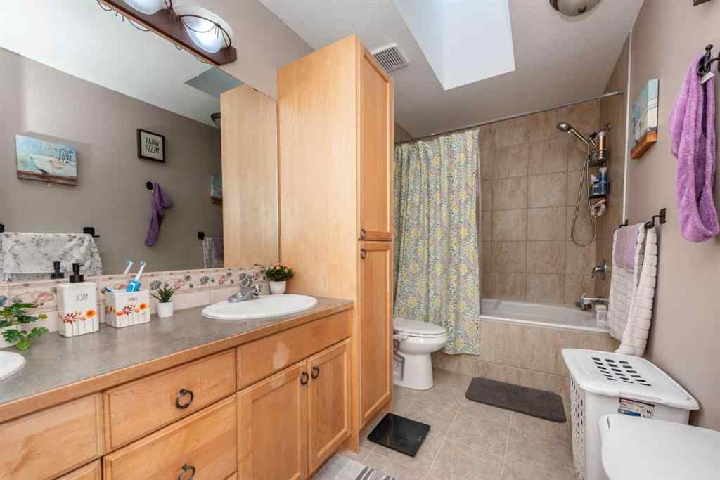 MLS® A2268045 - 263140 Butte Hills Way  in Butte Hills Rural Rocky View County, Residential