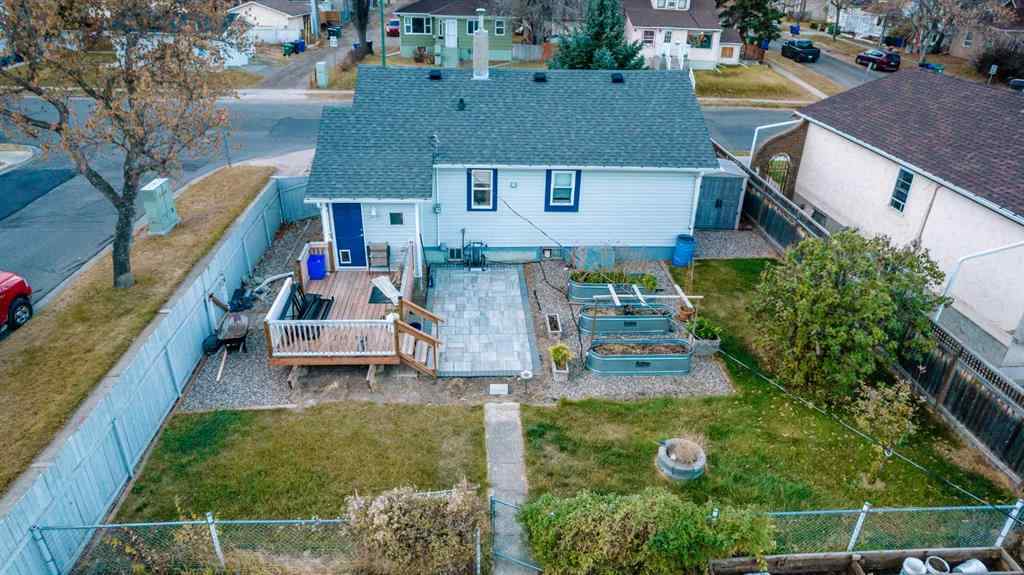 MLS® A2268048 - 723 9 Avenue S in London Road Lethbridge, Residential