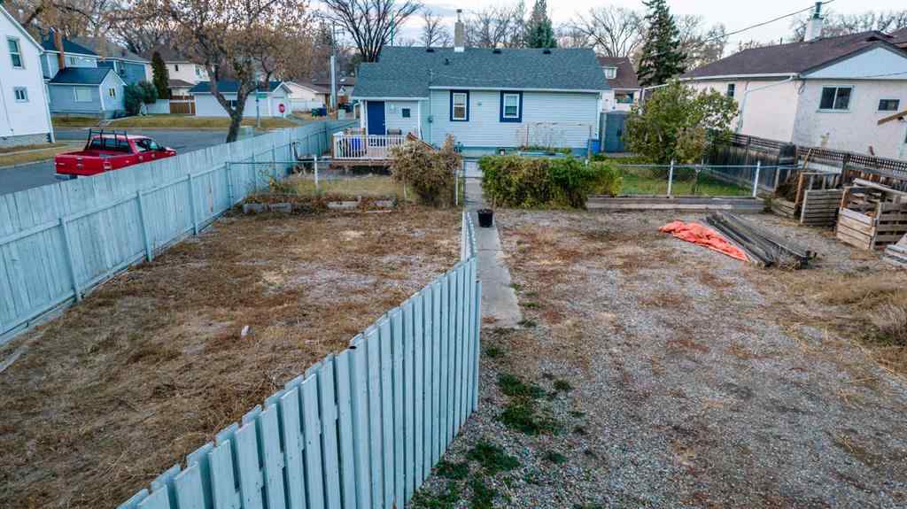 MLS® A2268048 - 723 9 Avenue S in London Road Lethbridge, Residential