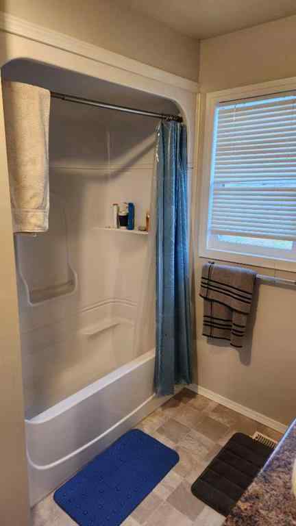 MLS® A2268048 - 723 9 Avenue S in London Road Lethbridge, Residential