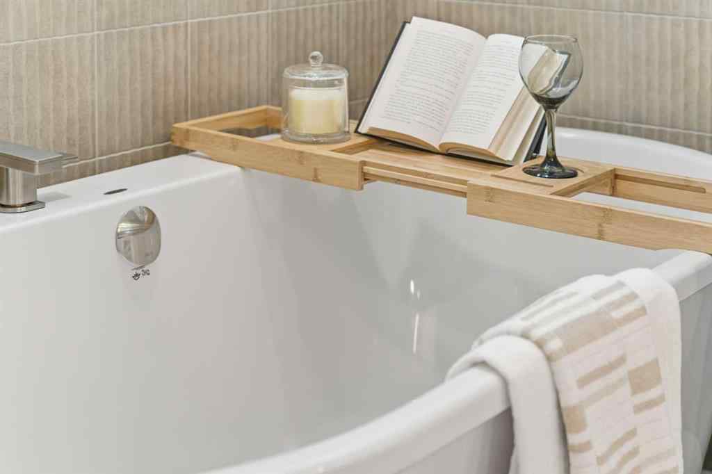 MLS® A2268052 - 11 Rowmont Gardens NW in Haskayne Calgary, Residential