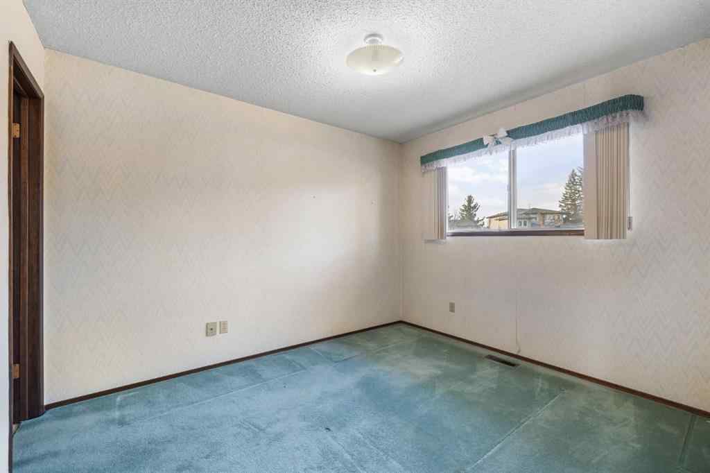 MLS® A2268066 - 3375 Breton Close NW in Brentwood Calgary, Residential