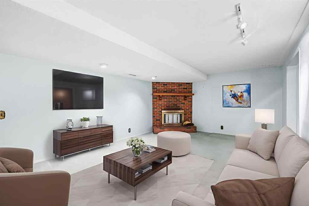 MLS® A2268066 - 3375 Breton Close NW in Brentwood Calgary, Residential