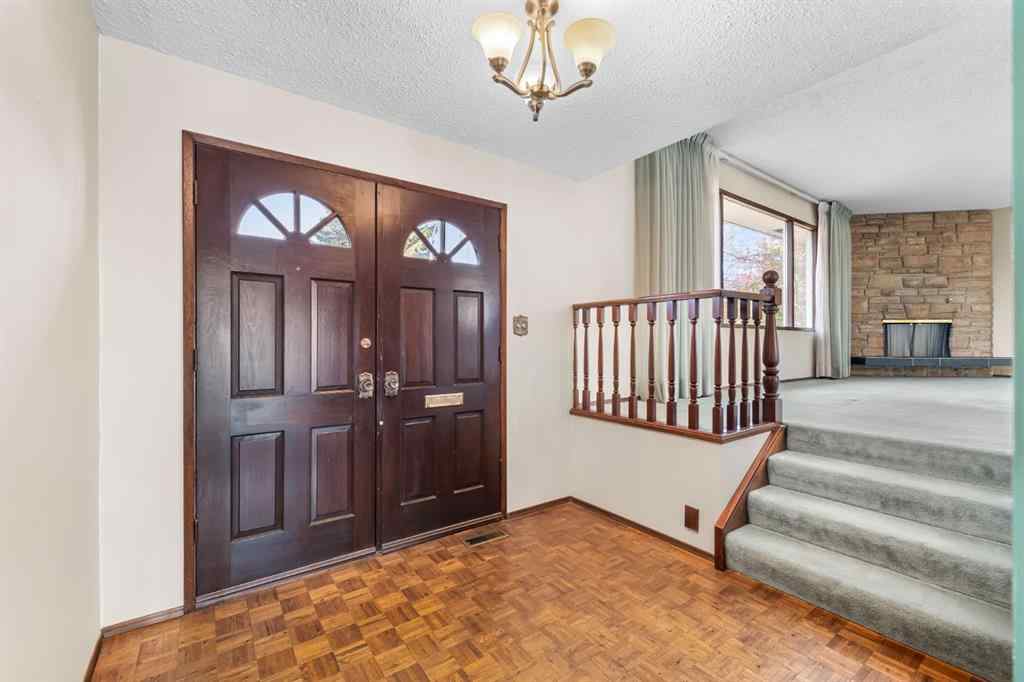 MLS® A2268066 - 3375 Breton Close NW in Brentwood Calgary, Residential