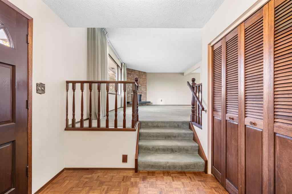 MLS® A2268066 - 3375 Breton Close NW in Brentwood Calgary, Residential