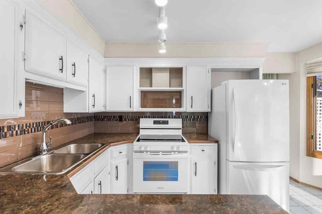 MLS® A2268066 - 3375 Breton Close NW in Brentwood Calgary, Residential