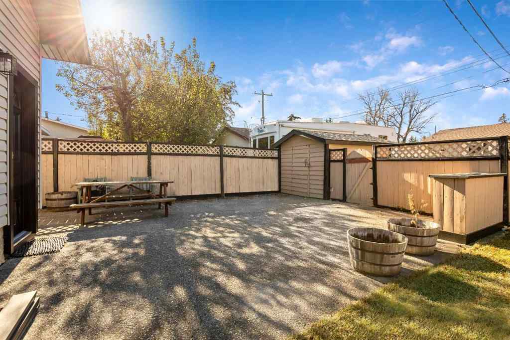 MLS® A2268072 - 4703 40 Avenue SW in Glamorgan Calgary, Residential