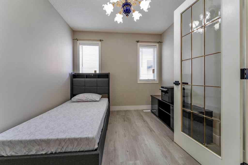 MLS® A2268073 - 276 Fairways Bay NW in Fairways Airdrie, Residential