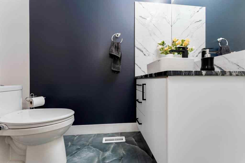 MLS® A2268073 - 276 Fairways Bay NW in Fairways Airdrie, Residential