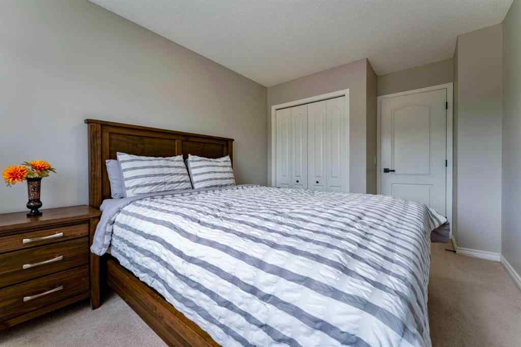 MLS® A2268073 - 276 Fairways Bay NW in Fairways Airdrie, Residential