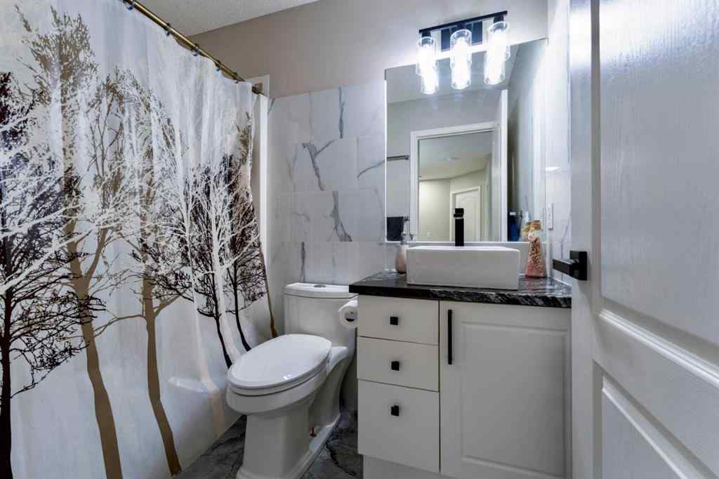 MLS® A2268073 - 276 Fairways Bay NW in Fairways Airdrie, Residential