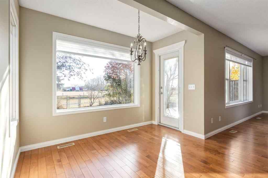 MLS® A2268081 - 1880 Thornbird Road SE in Thorburn Airdrie, Residential