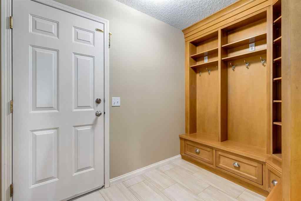 MLS® A2268081 - 1880 Thornbird Road SE in Thorburn Airdrie, Residential