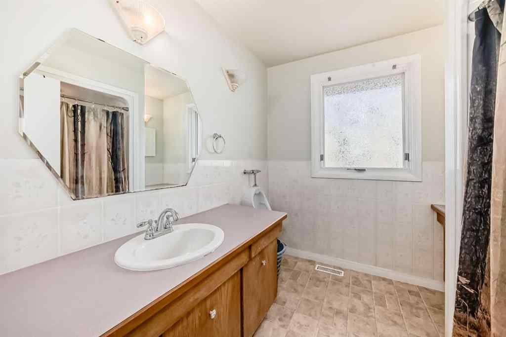 MLS® A2268092 - 17 College Park Place  in College Park Red Deer, Residential