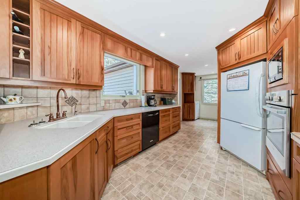 MLS® A2268092 - 17 College Park Place  in College Park Red Deer, Residential