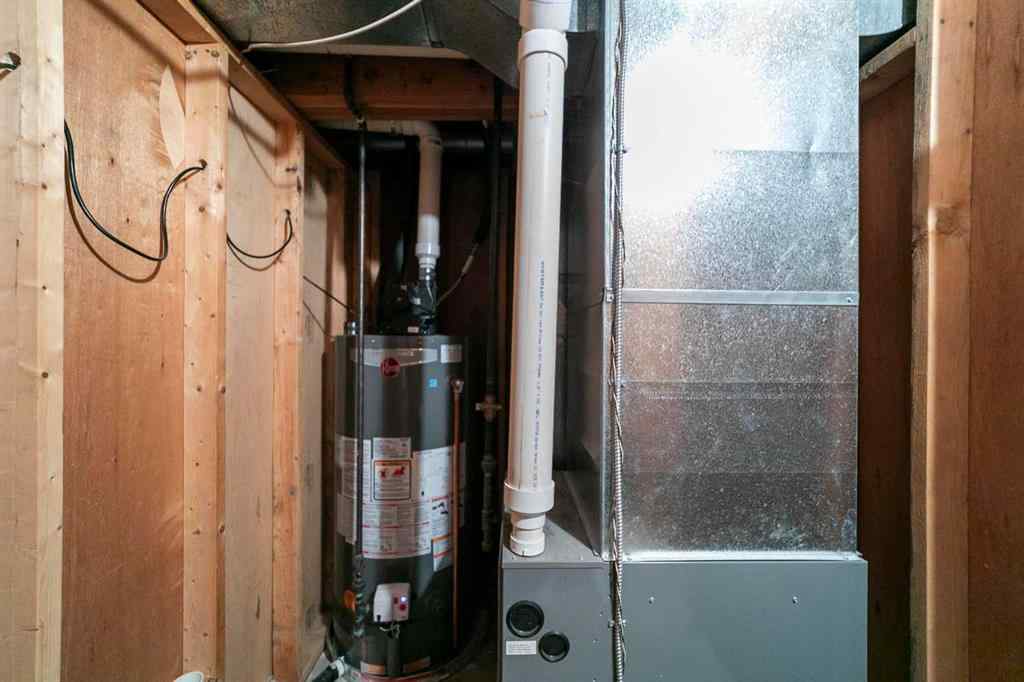 MLS® A2268093 - 5617 47 Avenue W in Forestburg Forestburg, Residential