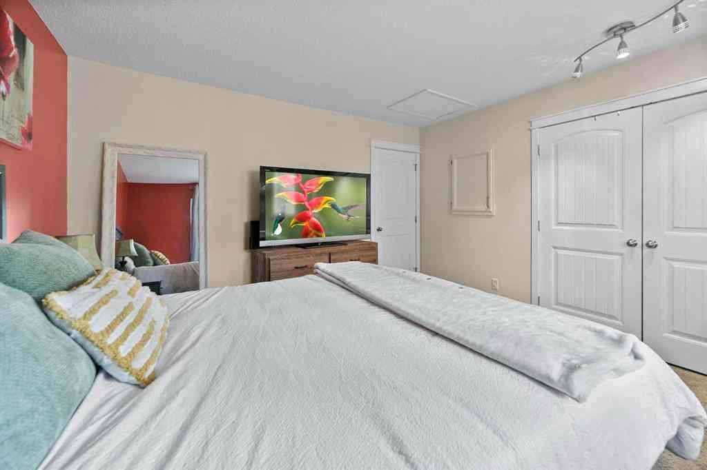 MLS® A2268093 - 5617 47 Avenue W in Forestburg Forestburg, Residential