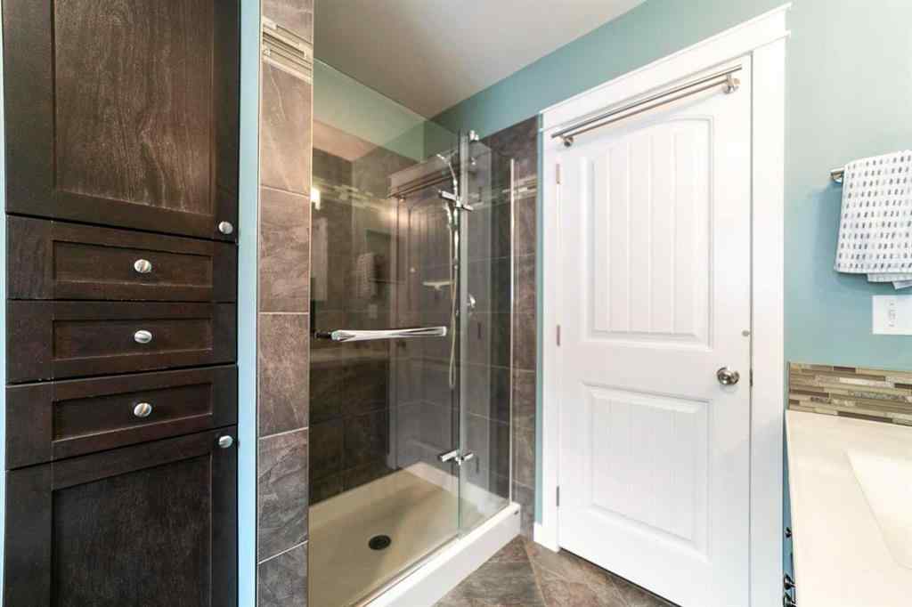 MLS® A2268093 - 5617 47 Avenue W in Forestburg Forestburg, Residential