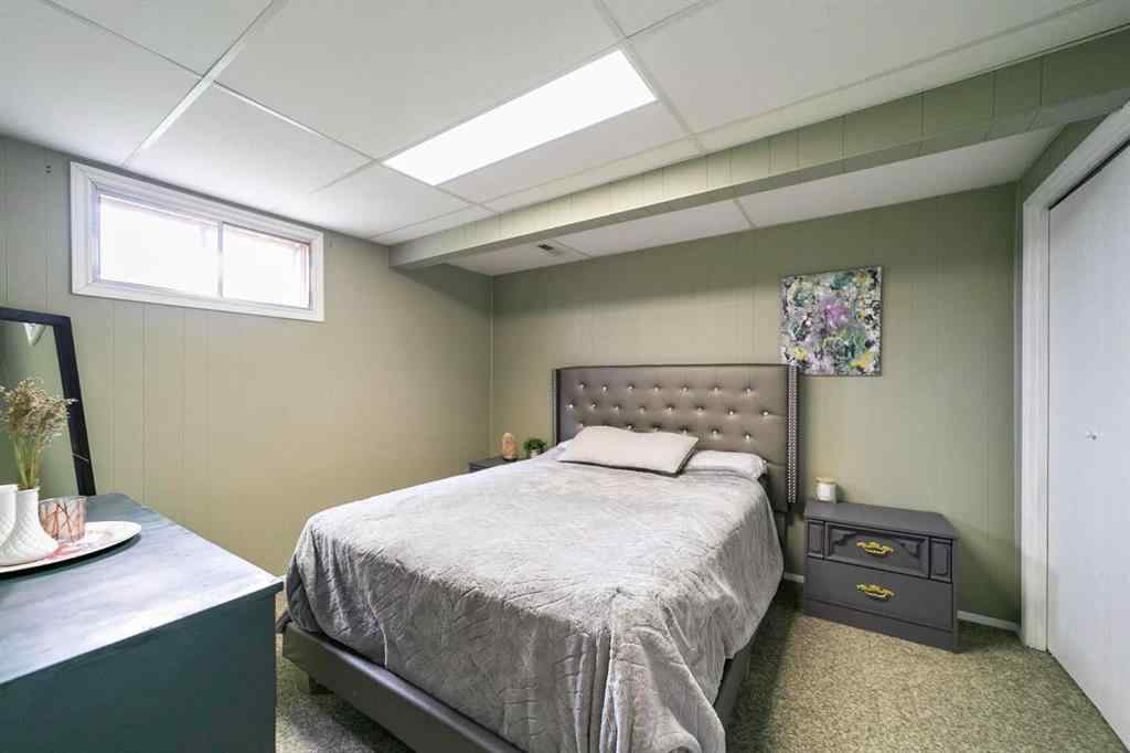 MLS® A2268093 - 5617 47 Avenue W in Forestburg Forestburg, Residential