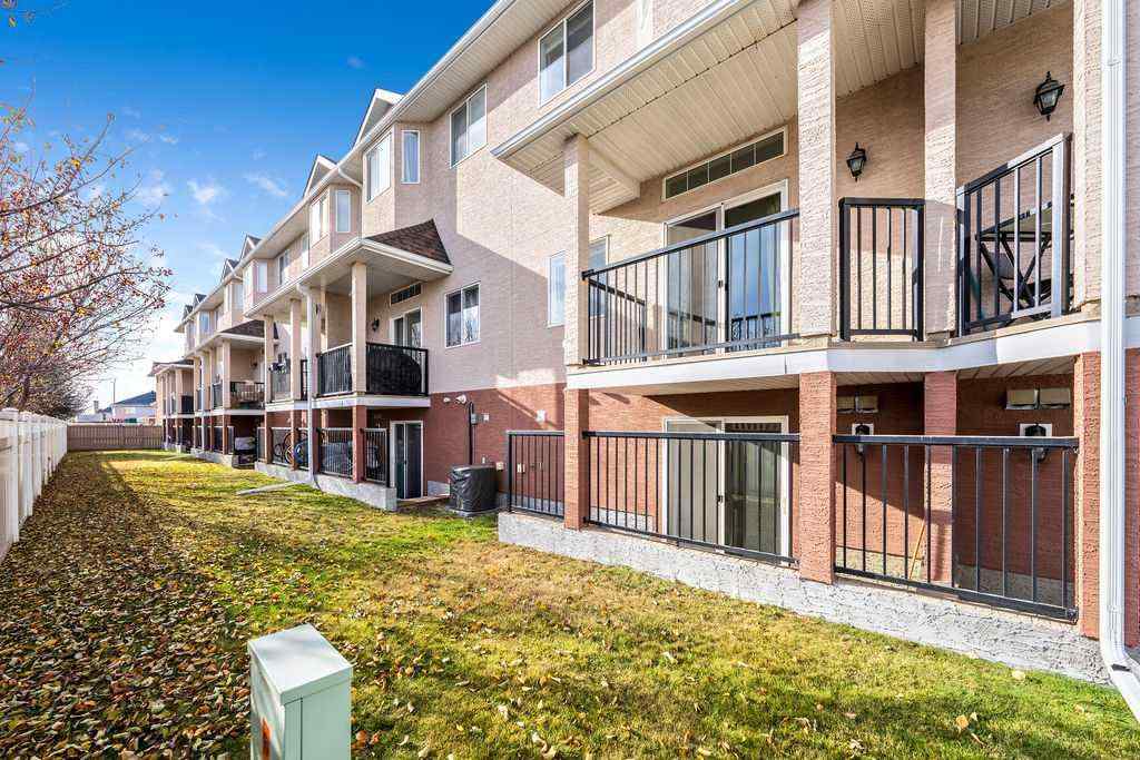 MLS® A2268096 - 313 Strathcona Circle  in Strathaven Strathmore, Residential