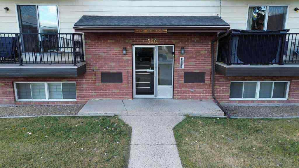 MLS® A2268099 - 5904 51 Avenue  in Riverside Meadows Red Deer, Commercial