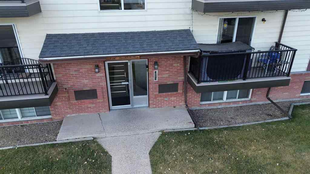 MLS® A2268103 - Unit #101-304 5904 51 Avenue  in Riverside Meadows Red Deer, Multi-Family