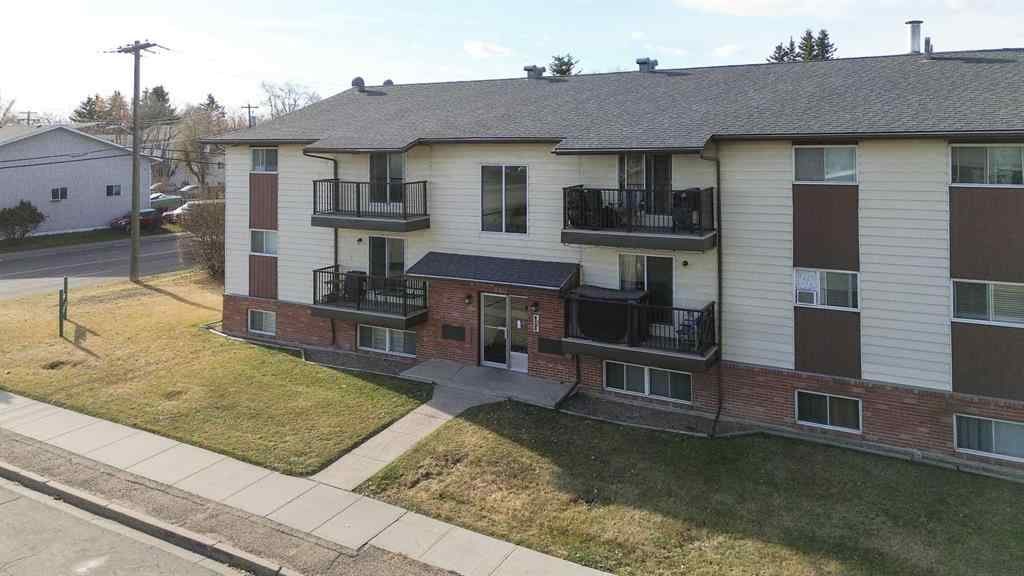 MLS® A2268103 - Unit #101-304 5904 51 Avenue  in Riverside Meadows Red Deer, Multi-Family
