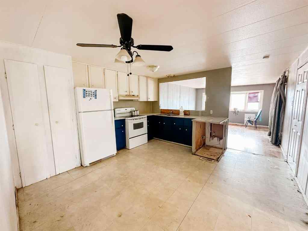 MLS® A2268107 - Unit #14 5800 46 Street   in NONE Olds, Mobile