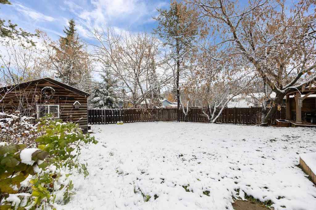 MLS® A2268111 - 106 Hilltop Crescent  in Thickwood Fort McMurray, Residential