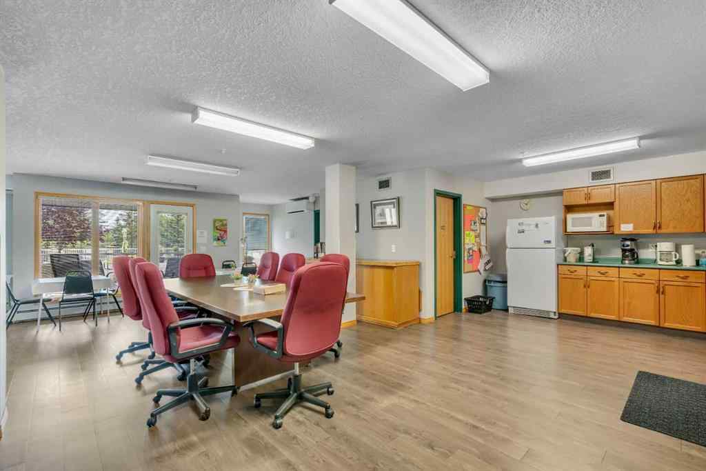 MLS® A2268126 - Unit #122 7229 Sierra Morena Boulevard SW in Signal Hill Calgary, Residential