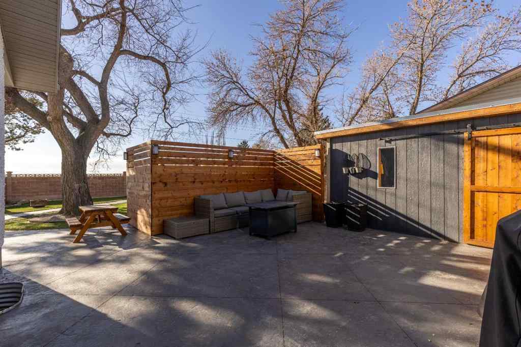 MLS® A2268133 - 511 Centennial Avenue  in NONE Picture Butte, Residential