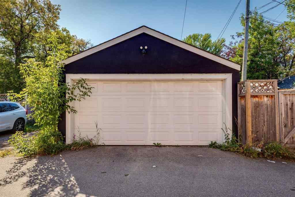 MLS® A2268134 - 232 15 Avenue NW in Crescent Heights Calgary, Residential