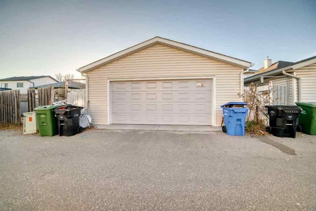 MLS® A2268135 - 121 Martin Crossing Manor NE in Martindale Calgary, Residential