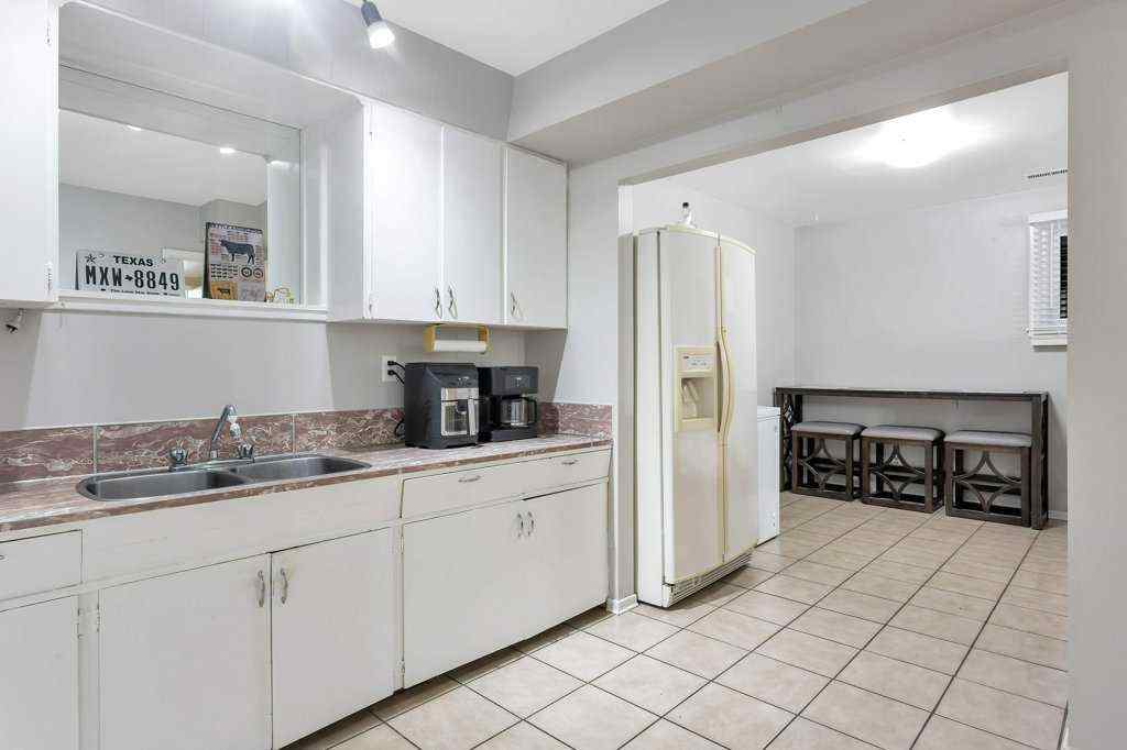 MLS&reg; # A2268137 - 5702 West Park Crescent  in West Park Red Deer, Residential Open Houses