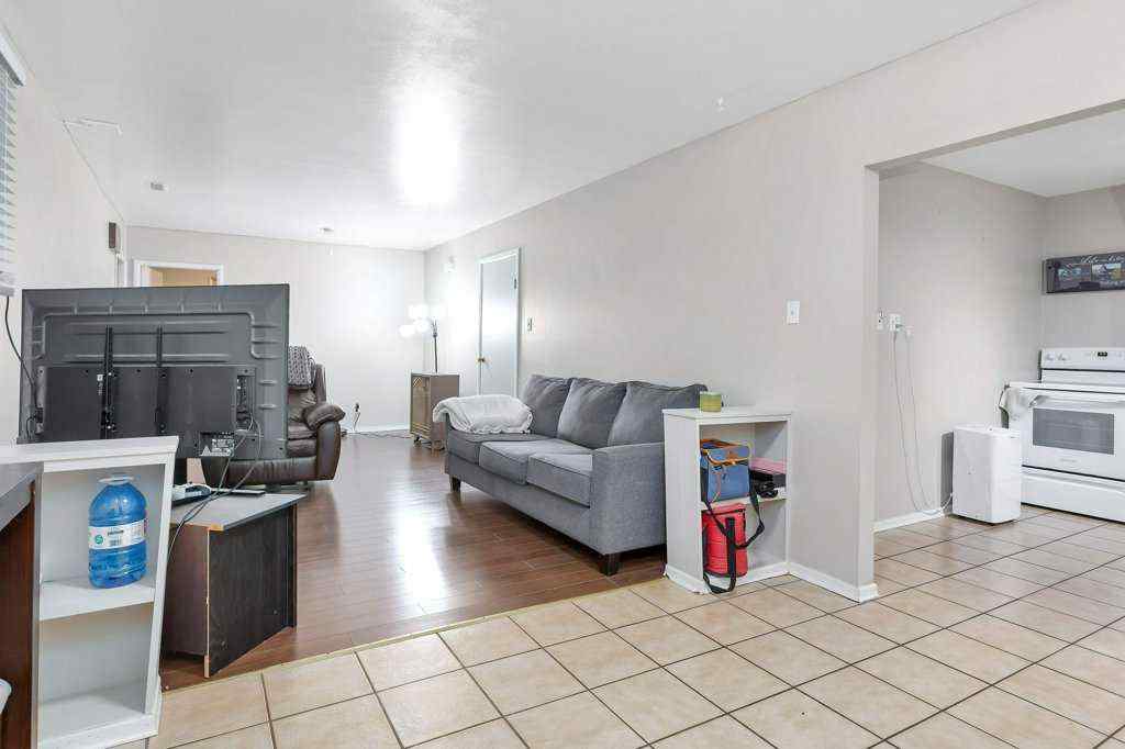 MLS&reg; # A2268137 - 5702 West Park Crescent  in West Park Red Deer, Residential Open Houses