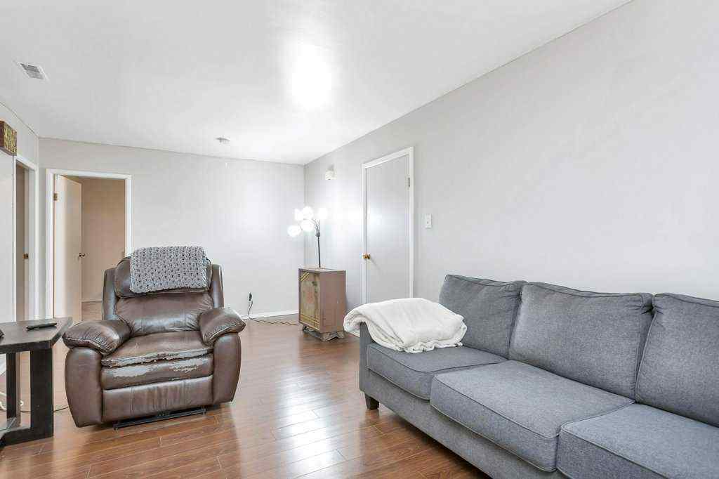 MLS&reg; # A2268137 - 5702 West Park Crescent  in West Park Red Deer, Residential Open Houses