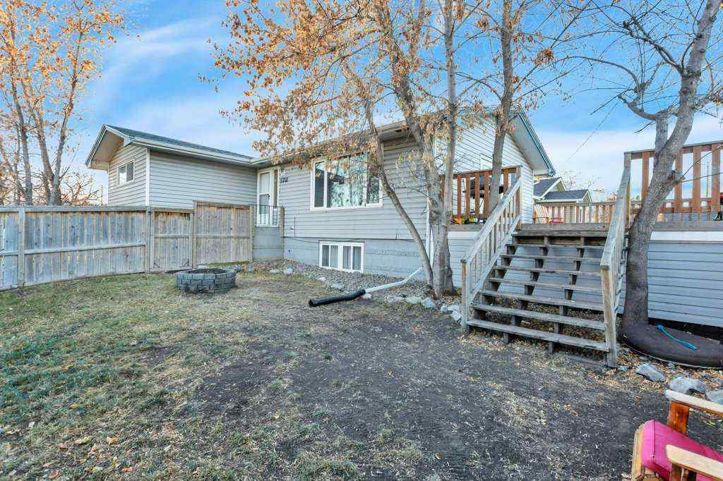 MLS&reg; # A2268137 - 5702 West Park Crescent  in West Park Red Deer, Residential Open Houses