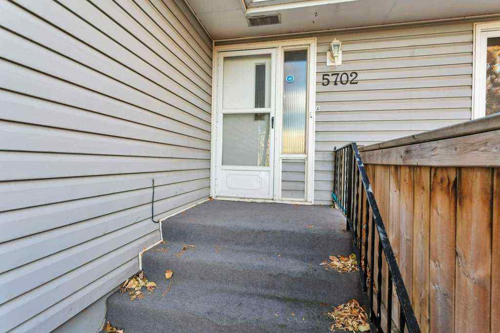 MLS&reg; # A2268137 - 5702 West Park Crescent  in West Park Red Deer, Residential Open Houses