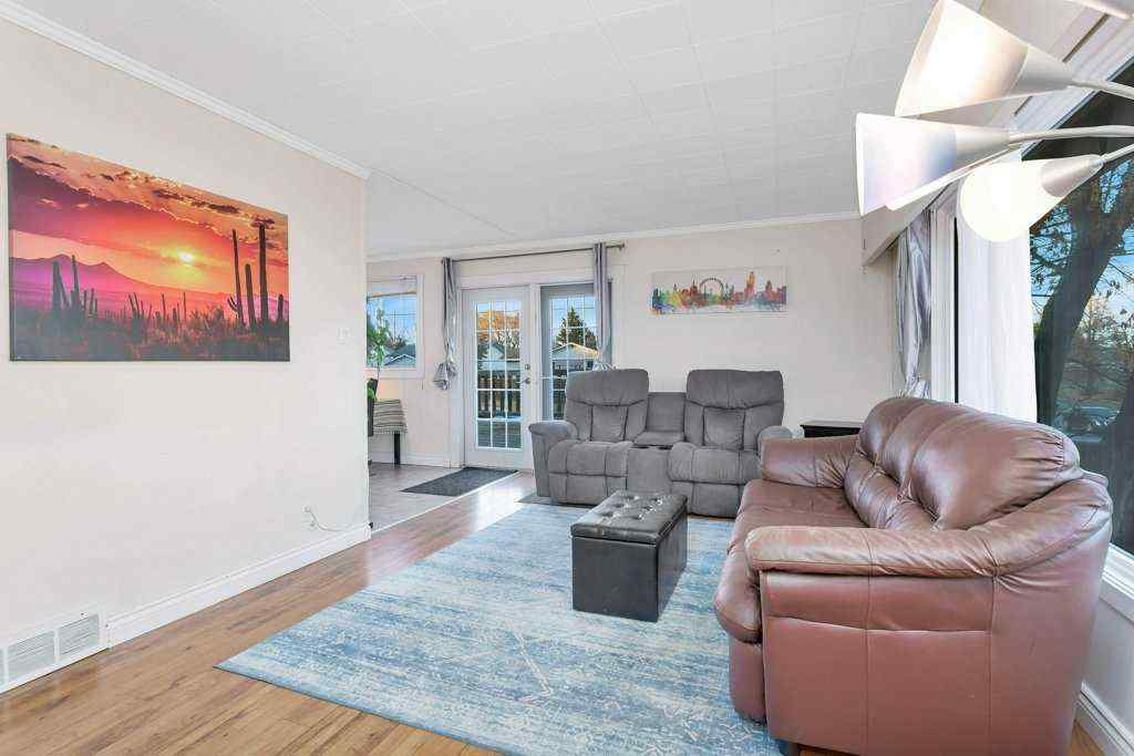 MLS&reg; # A2268137 - 5702 West Park Crescent  in West Park Red Deer, Residential Open Houses