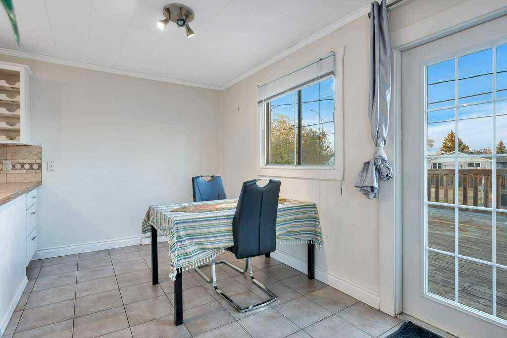 MLS&reg; # A2268137 - 5702 West Park Crescent  in West Park Red Deer, Residential Open Houses