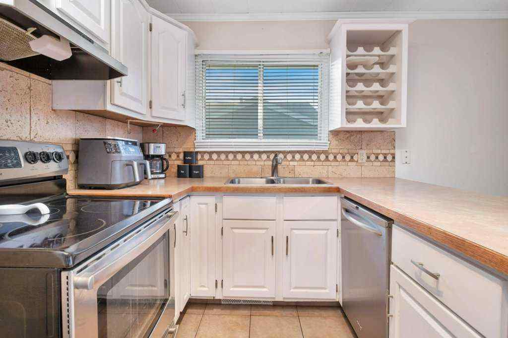 MLS&reg; # A2268137 - 5702 West Park Crescent  in West Park Red Deer, Residential Open Houses