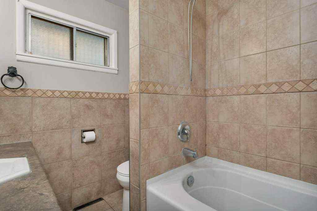 MLS&reg; # A2268137 - 5702 West Park Crescent  in West Park Red Deer, Residential Open Houses