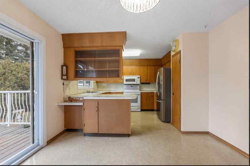 MLS® A2268140 - 5339 Brisebois Drive NW in Brentwood Calgary, Residential