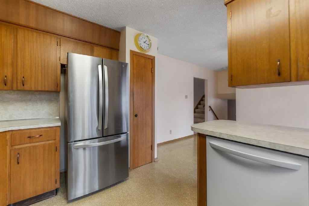 MLS® A2268140 - 5339 Brisebois Drive NW in Brentwood Calgary, Residential