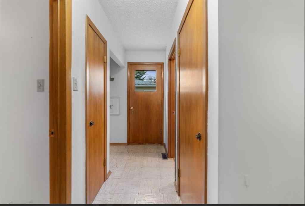 MLS® A2268140 - 5339 Brisebois Drive NW in Brentwood Calgary, Residential